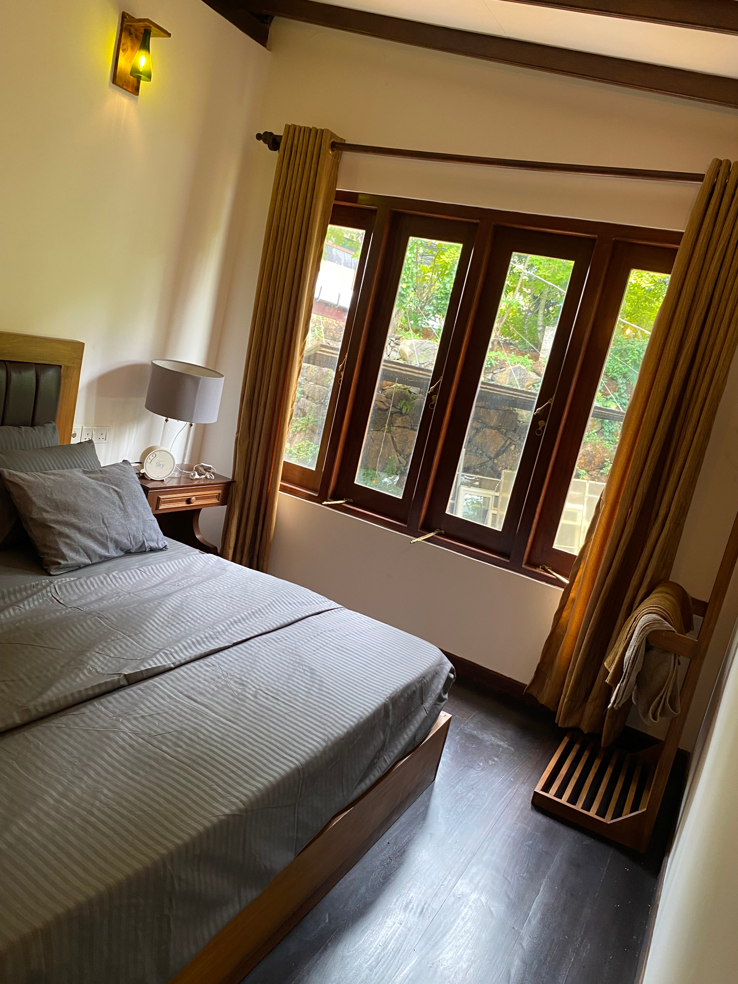 Suite with jungle view window